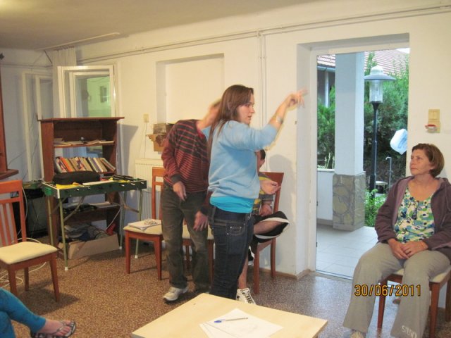 2011 043